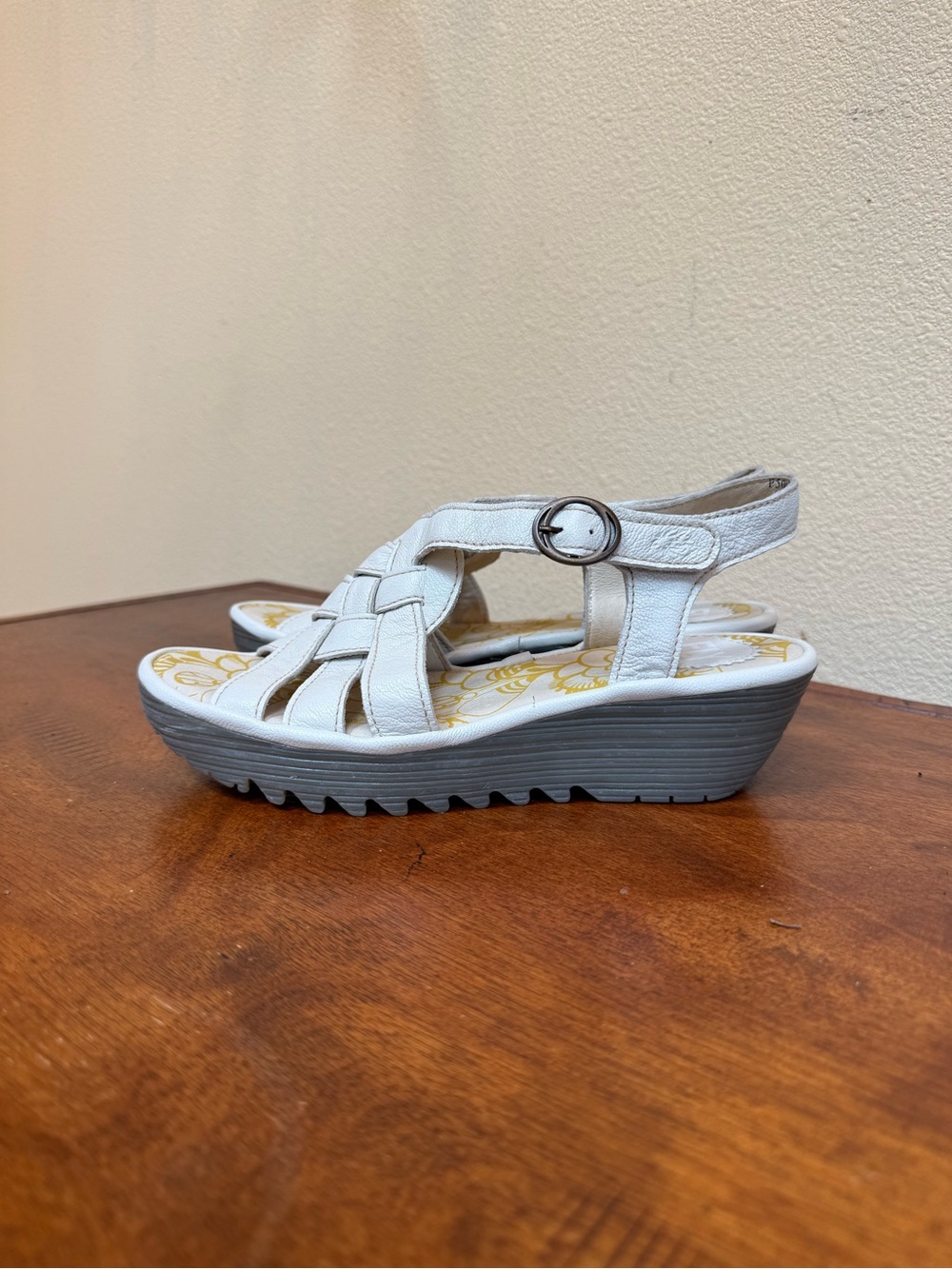 Fly London Paco White Leather Woven Wedge Strappy Sandals Size 37
